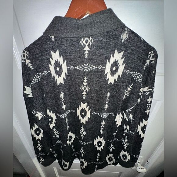 Aztec Shacket Size Small - Picture 9 of 10